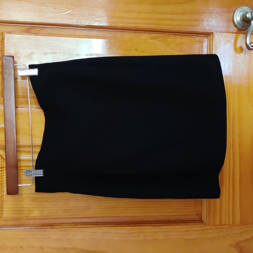 Black pencil skirt